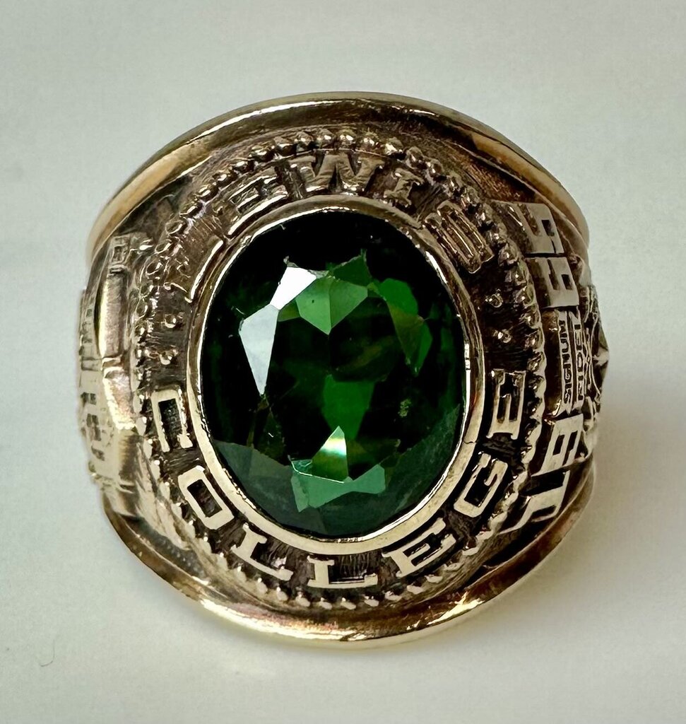 10K Gold Emerald Josten Lewis College Class Ring 1965 sz 8 (8.9g)