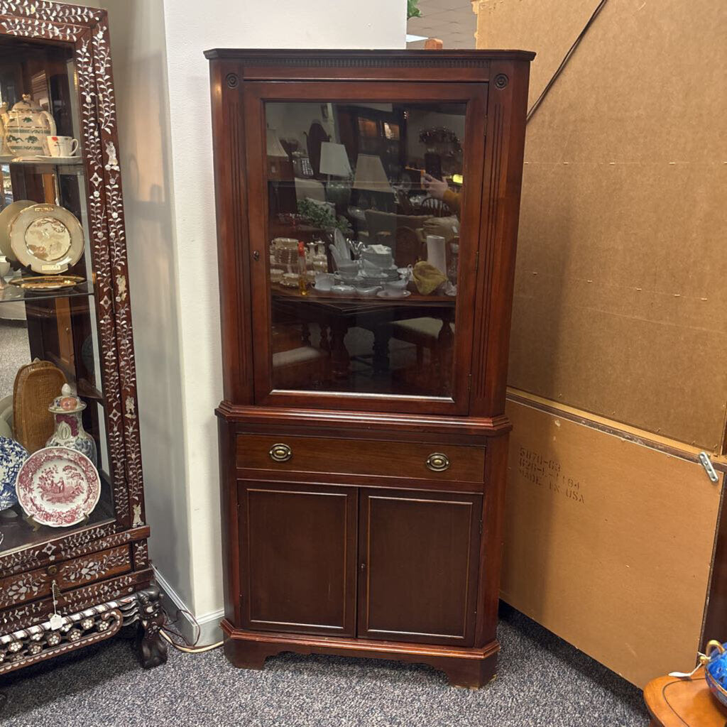 Duncan Phyfe Mahogany Corner Cabinet (69x22x22)