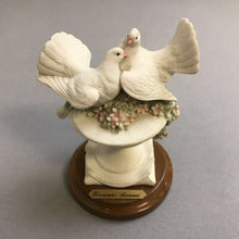 Load image into Gallery viewer, Giuseppe Armani Little Doves on Flower (4")

