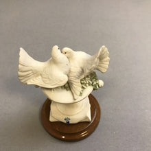 Load image into Gallery viewer, Giuseppe Armani Little Doves on Flower (4")

