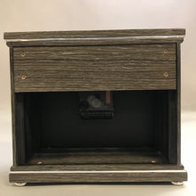 Load image into Gallery viewer, Bulova Preston Mantel Clock (8x9x4)(Tested)
