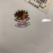 Load image into Gallery viewer, Royal Albert Old Country Roses Rose Chintz 8&quot; Salad Plate(10 Available)
