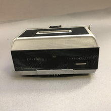 Load image into Gallery viewer, Vintage Kodak Instamatic 304 Camera Kit (3.25x10x4.25)

