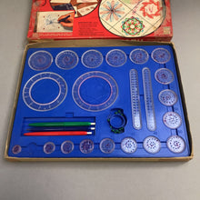 Load image into Gallery viewer, Vintage Kenners #401 Spirograph Drawing Game (As-Is) (~13x10)
