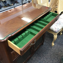 Load image into Gallery viewer, Buffet / Sideboard (35x36x18)
