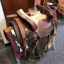 Load image into Gallery viewer, Leddy Saddle / Bridle / Horse Saddle Pad
