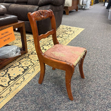 Load image into Gallery viewer, Child&#39;s Chair (22x12x12)
