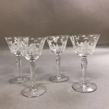 Load image into Gallery viewer, Vintage Set of 4 Libbey Glass Glenmore Etched Floral Champagne Sherbet (5")
