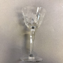 Load image into Gallery viewer, Vintage Set of 4 Libbey Glass Glenmore Etched Floral Champagne Sherbet (5")
