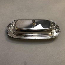Load image into Gallery viewer, Silverplate / Glass Butter Dish (8.5x3x4)
