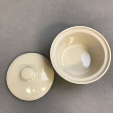 Load image into Gallery viewer, Longaberger Pottery Woven Traditions Holly Dish with Lid (3x5)
