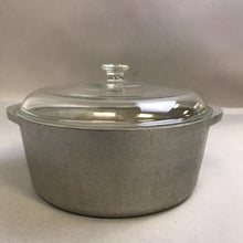 Load image into Gallery viewer, Vintage Hammercraft Hammered Club Aluminum Round Pan Glass Lid 4.5 Qt
