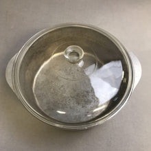 Load image into Gallery viewer, Vintage Hammercraft Hammered Club Aluminum Round Pan Glass Lid 4.5 Qt
