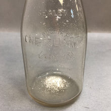 Load image into Gallery viewer, Rathbun Farm Products Glen Ellyn ILL Quart Milk Bottle (10")
