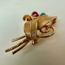Load image into Gallery viewer, Vintage Gold Filled WRE Carved Stone Scarab Brooch (1.75")
