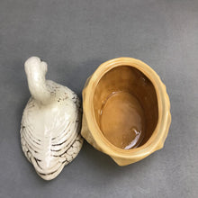 Load image into Gallery viewer, Vintage White Duck Goose On Brown Nest Basket Dish (6")
