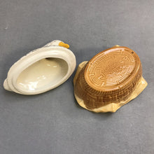 Load image into Gallery viewer, Vintage White Duck Goose On Brown Nest Basket Dish (6")
