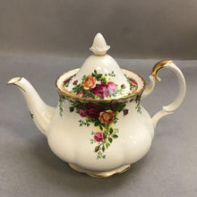 Load image into Gallery viewer, Royal Albert Old Country Roses ~5-Cup Teapot (7.5x10x6.5)

