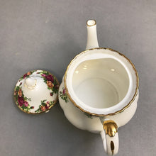 Load image into Gallery viewer, Royal Albert Old Country Roses ~5-Cup Teapot (7.5x10x6.5)
