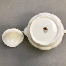 Load image into Gallery viewer, Royal Albert Old Country Roses ~5-Cup Teapot (7.5x10x6.5)
