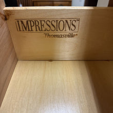 Load image into Gallery viewer, Thomasville White Dresser 6 Drawer (61x42x19)

