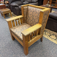 Load image into Gallery viewer, Oak Mission Style Chair (37x32x30)
