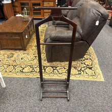 Load image into Gallery viewer, Valet (46x17x16)
