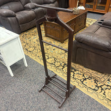 Load image into Gallery viewer, Valet (46x17x16)
