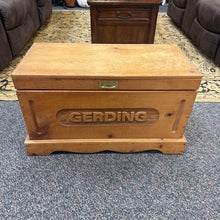 Load image into Gallery viewer, Wood Chest / Trunk (18x31x16)
