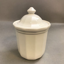 Load image into Gallery viewer, Vintage Pfaltzgraff Canister Heritage White Farmhouse Stoneware (6")
