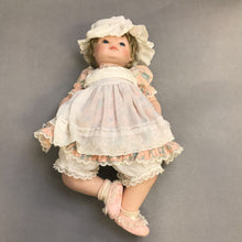 Load image into Gallery viewer, Hamilton Collection “Jessica” Doll by Heritage Dolls (20")
