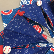 Load image into Gallery viewer, Fold &amp; Stitch Chicago Cubs Wreath (17")
