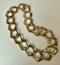 Load image into Gallery viewer, Vintage Goldtone Chunky Curb Chain Collar Necklace (18")
