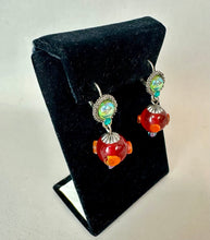 Load image into Gallery viewer, Vintage Silvertone Art Glass Drop Earrings (1.5")
