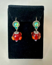Load image into Gallery viewer, Vintage Silvertone Art Glass Drop Earrings (1.5")
