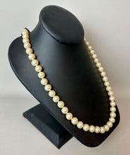 Load image into Gallery viewer, Vintage Art Deco Champagne Glass Pearl Rhinestone Clasp Necklace (24")
