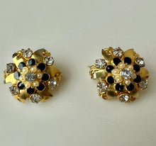 Load image into Gallery viewer, Vintage Goldtone Rhinestone Faux Pearl Enamel Flower Collar Brooch Pin Set (1")
