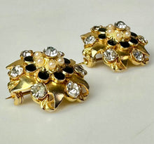 Load image into Gallery viewer, Vintage Goldtone Rhinestone Faux Pearl Enamel Flower Collar Brooch Pin Set (1")
