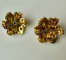 Load image into Gallery viewer, Vintage Goldtone Rhinestone Faux Pearl Enamel Flower Collar Brooch Pin Set (1")
