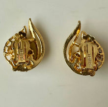 Load image into Gallery viewer, Vintage Lisner Pale Blue &amp; Cognac Rhinestone Flower Leaf Clip Earrings (1")
