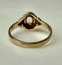 Load image into Gallery viewer, 10K Gold Topaz Ring sz 5.5 (1.8g)
