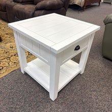 Load image into Gallery viewer, White End Table (24x24x24)

