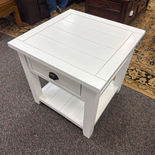 Load image into Gallery viewer, White End Table (24x24x24)
