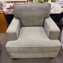 Load image into Gallery viewer, Bassett Arm Chair (42x40x41)
