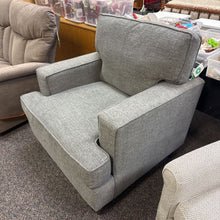 Load image into Gallery viewer, Bassett Arm Chair (42x40x41)
