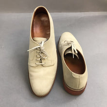 Load image into Gallery viewer, LL Bean New White Men's Nubuck Suede Leather Vibram Sole Lace Up Shoes Size 10D

