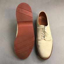 Load image into Gallery viewer, LL Bean New White Men's Nubuck Suede Leather Vibram Sole Lace Up Shoes Size 10D
