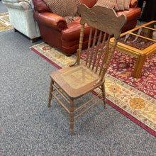 Load image into Gallery viewer, Chair (39x20x19)
