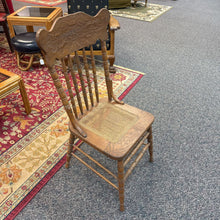 Load image into Gallery viewer, Chair (39x20x19)
