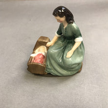 Load image into Gallery viewer, Royal Doulton Figurine HN 2246 Cradle Song Mother &amp; Baby Porcelain 1958 (7")
